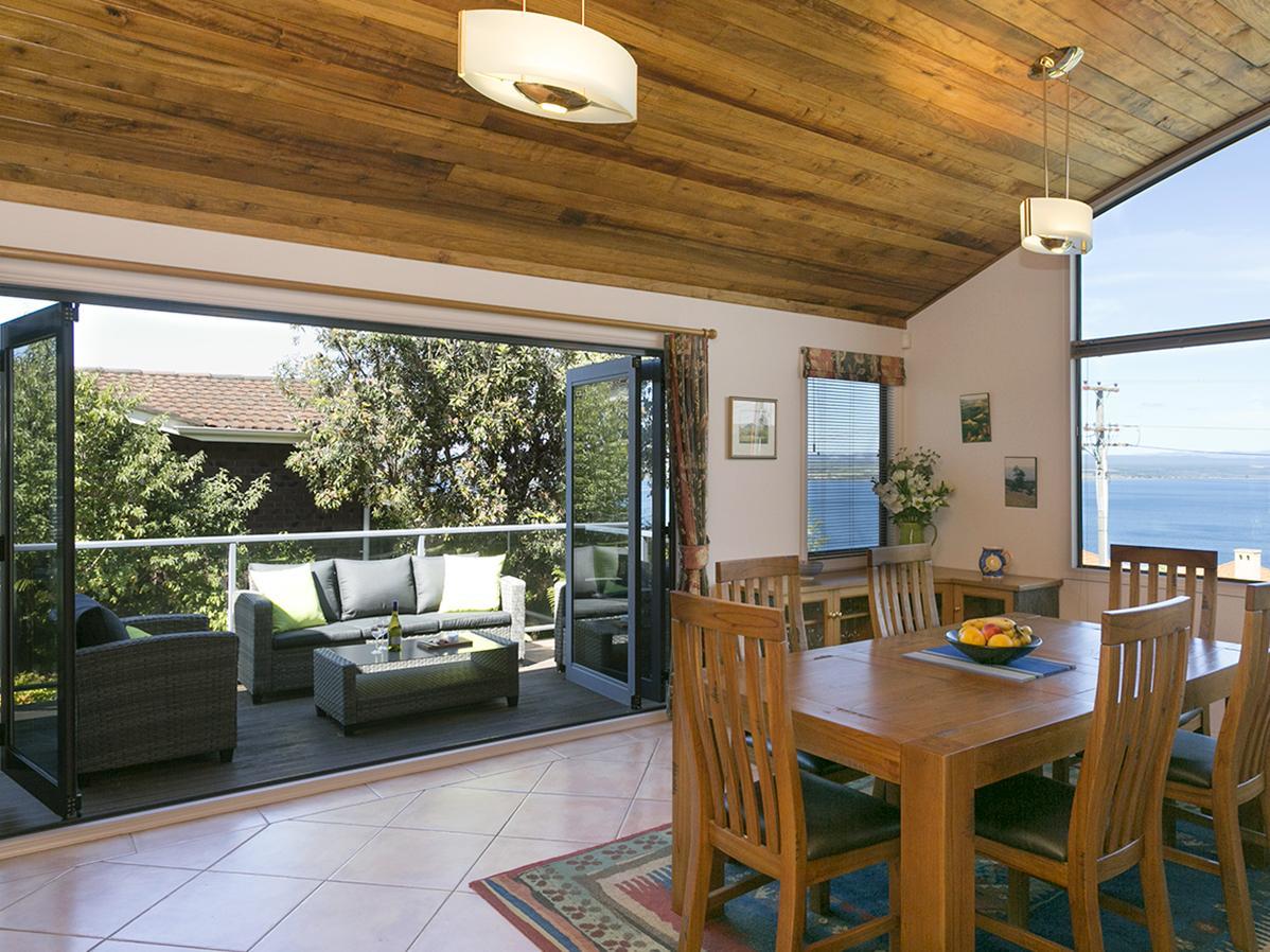 B & B With Stunning Views Taupo Exterior photo