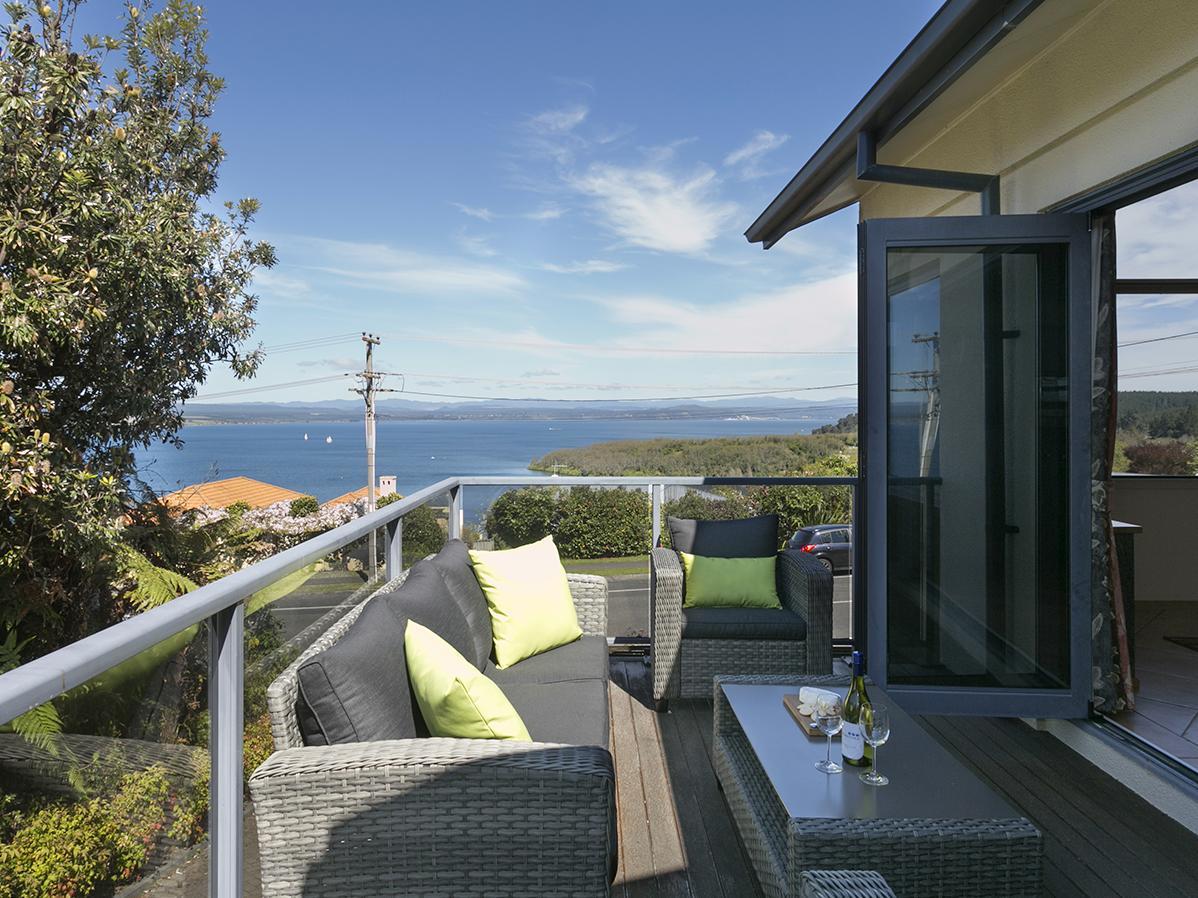 B & B With Stunning Views Taupo Exterior photo
