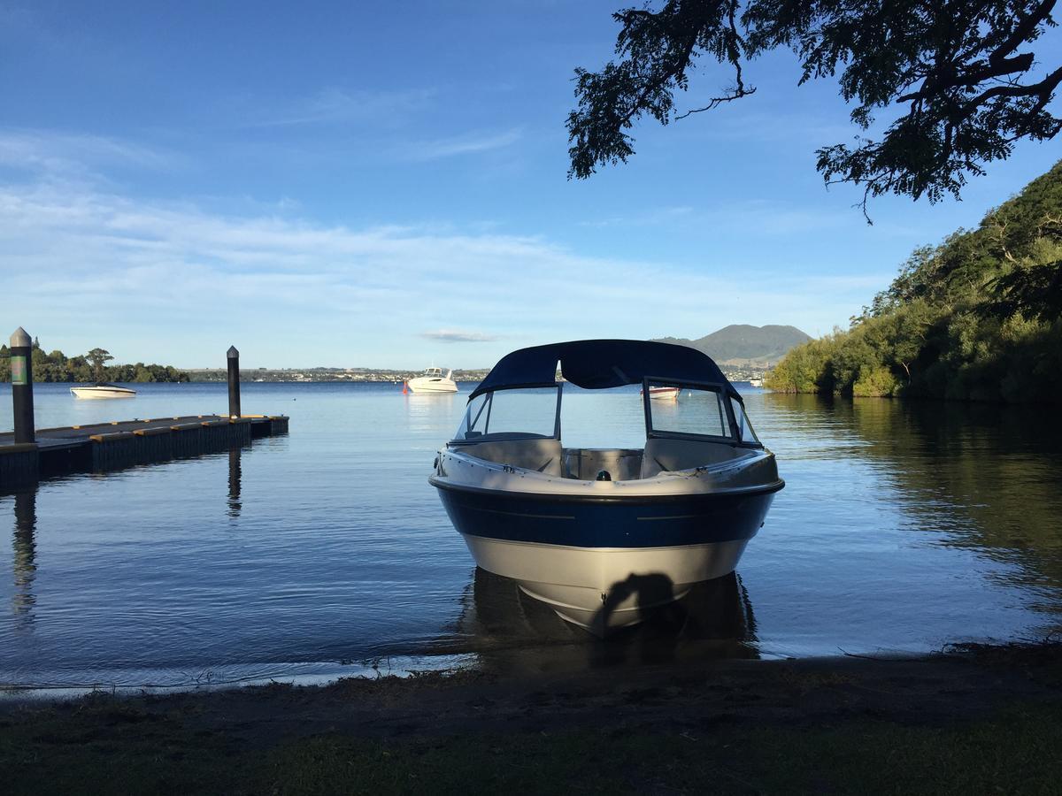 B & B With Stunning Views Taupo Exterior photo